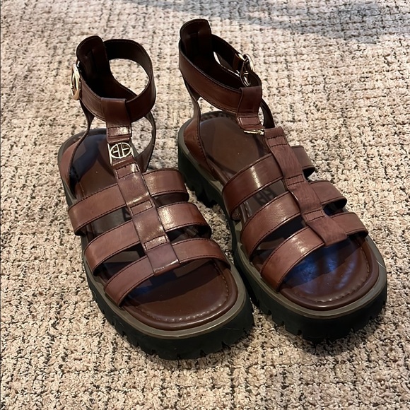 Zara Shoes - Brown Gladiators